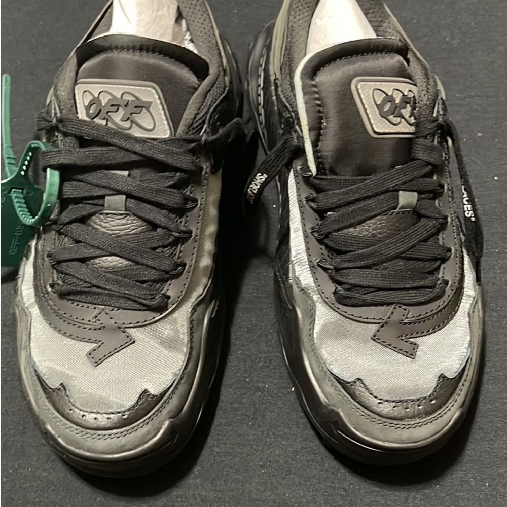 Off White Designer Shoes, these are a women’s size 9 (40). Brand new.